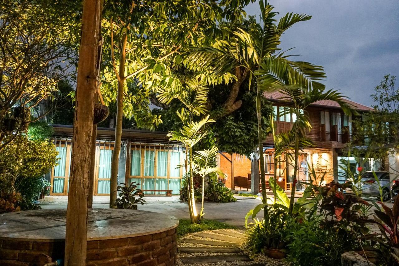 Tha Ma-O Bouteak Homestay - Self Check-In Lampang Ngoại thất bức ảnh
